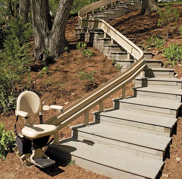 Newport Beach custom curved stairway staircase